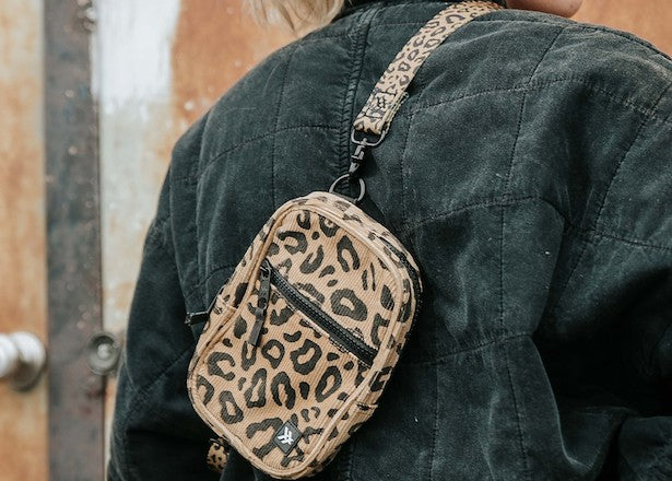 Leopard print bag with leopard print bag strap