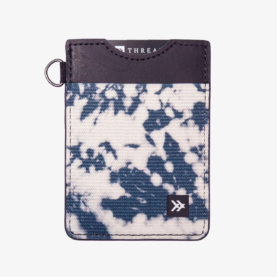 Bodhi | Vertical Wallet | RFID-Protected Leather | Thread