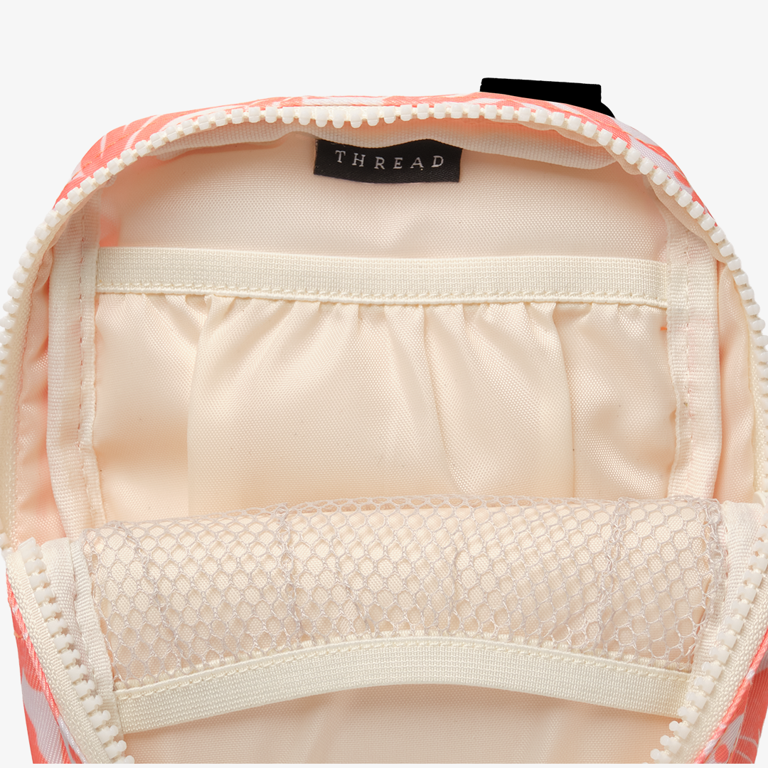 バッグ TENDER PERSON 20SS CORAL SHOULDER BAG Chiaroscuro Hammock Sling Bag | Sculptural Italian Leather Design