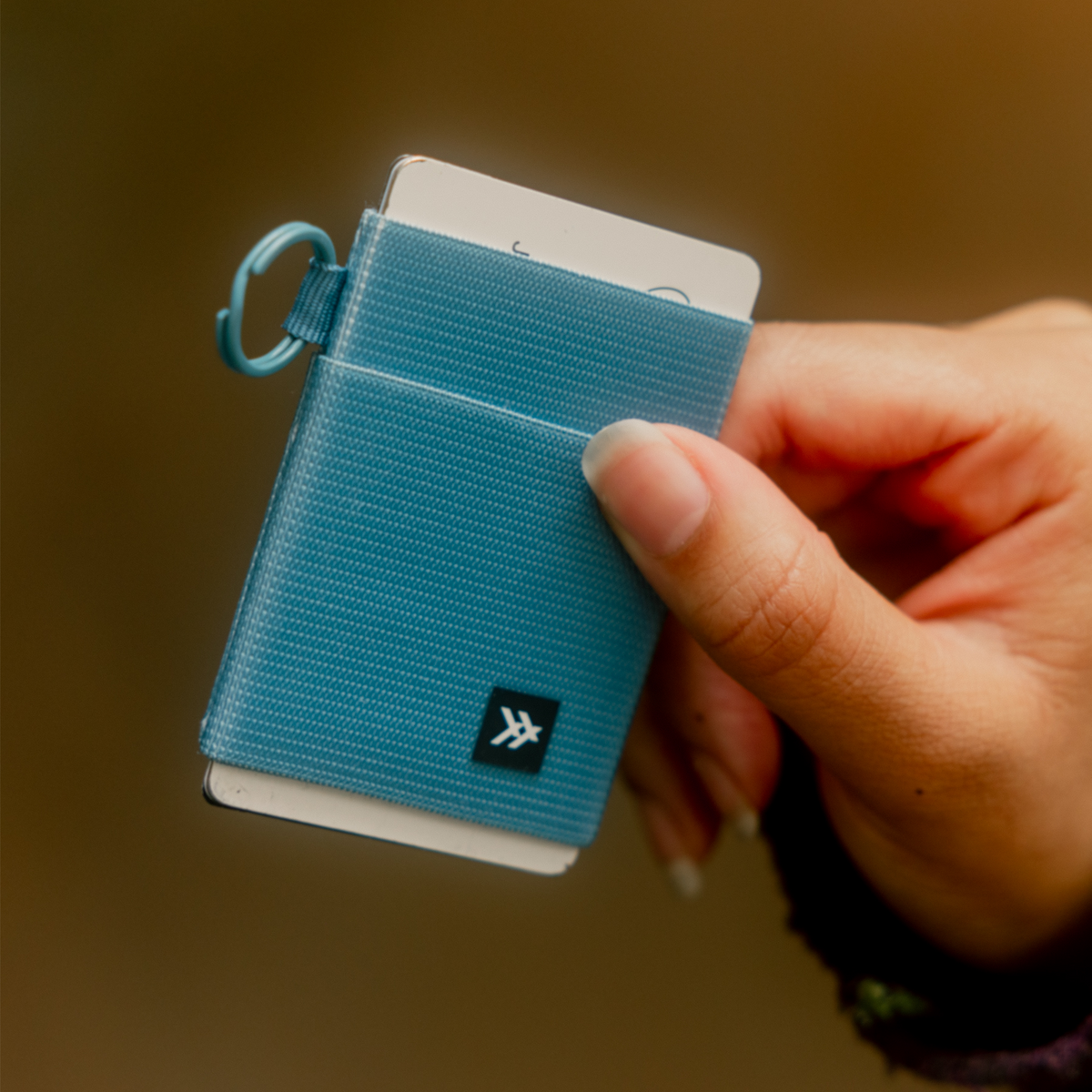 Surf Blue | Elastic Wallet | Minimalist & Secure | Thread® · Thread®