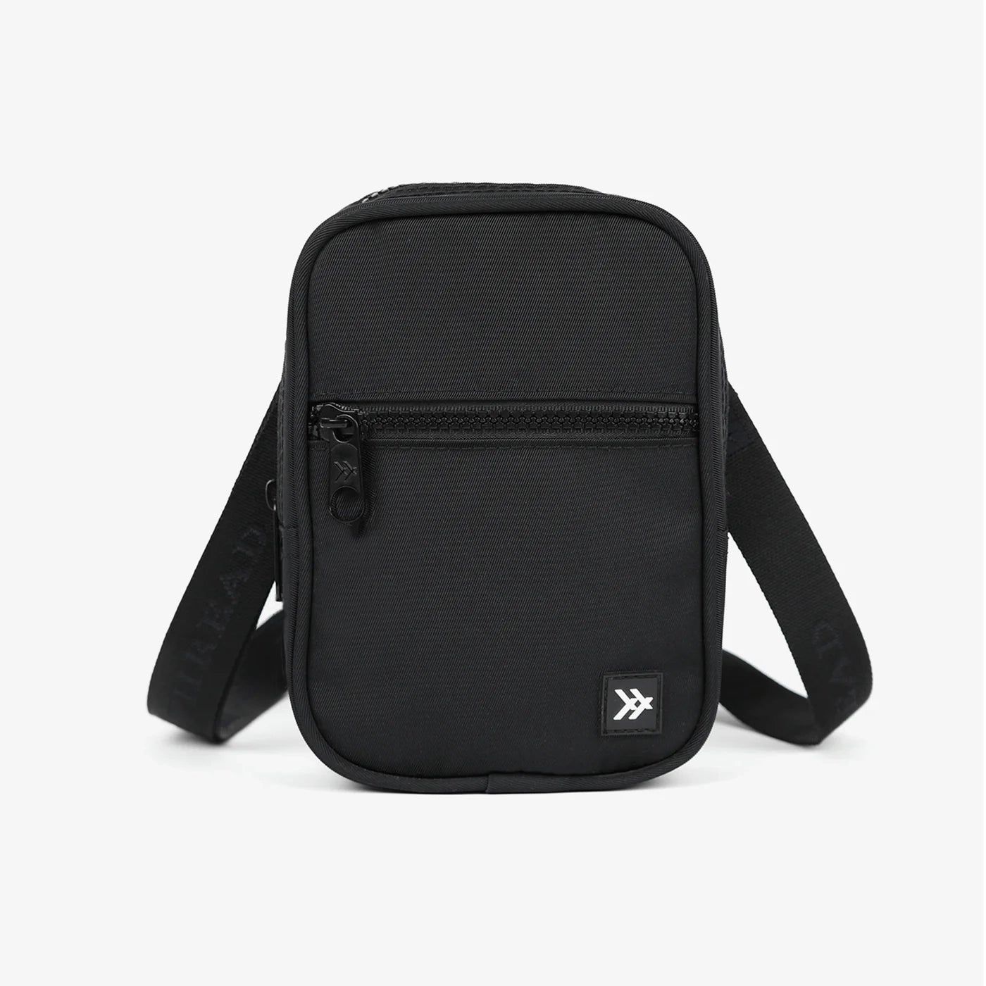 black crossbody bag travel BIS 'The Crossbody' in The Metro Crossbody bag is perfectly sized and designed with the millennial women in mind Michael Kors Outlet Jet Set
