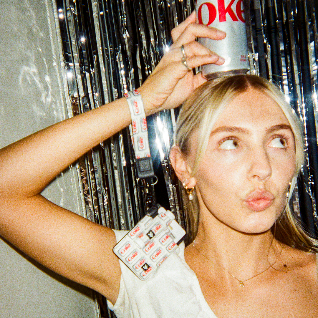 Vertical Leather Wallet - Diet Coke Cans - Thread®