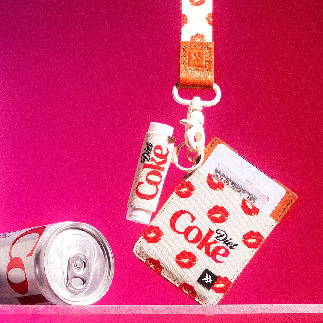 Vertical Leather Wallet - Diet Coke Kiss - Thread®
