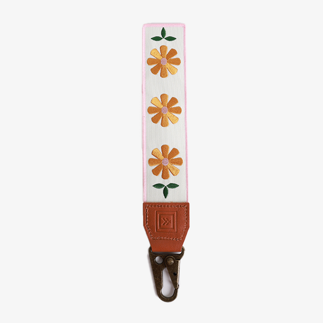 Explorer Key Tag - Daisy - Thread®
