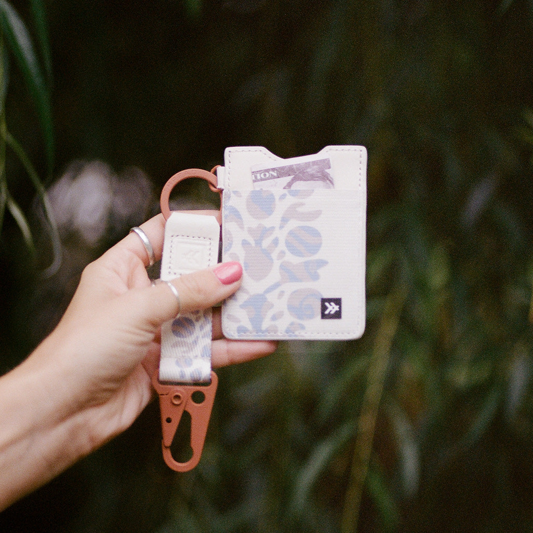 Vertical Wallet - Mystic Mauve Waves - Thread®