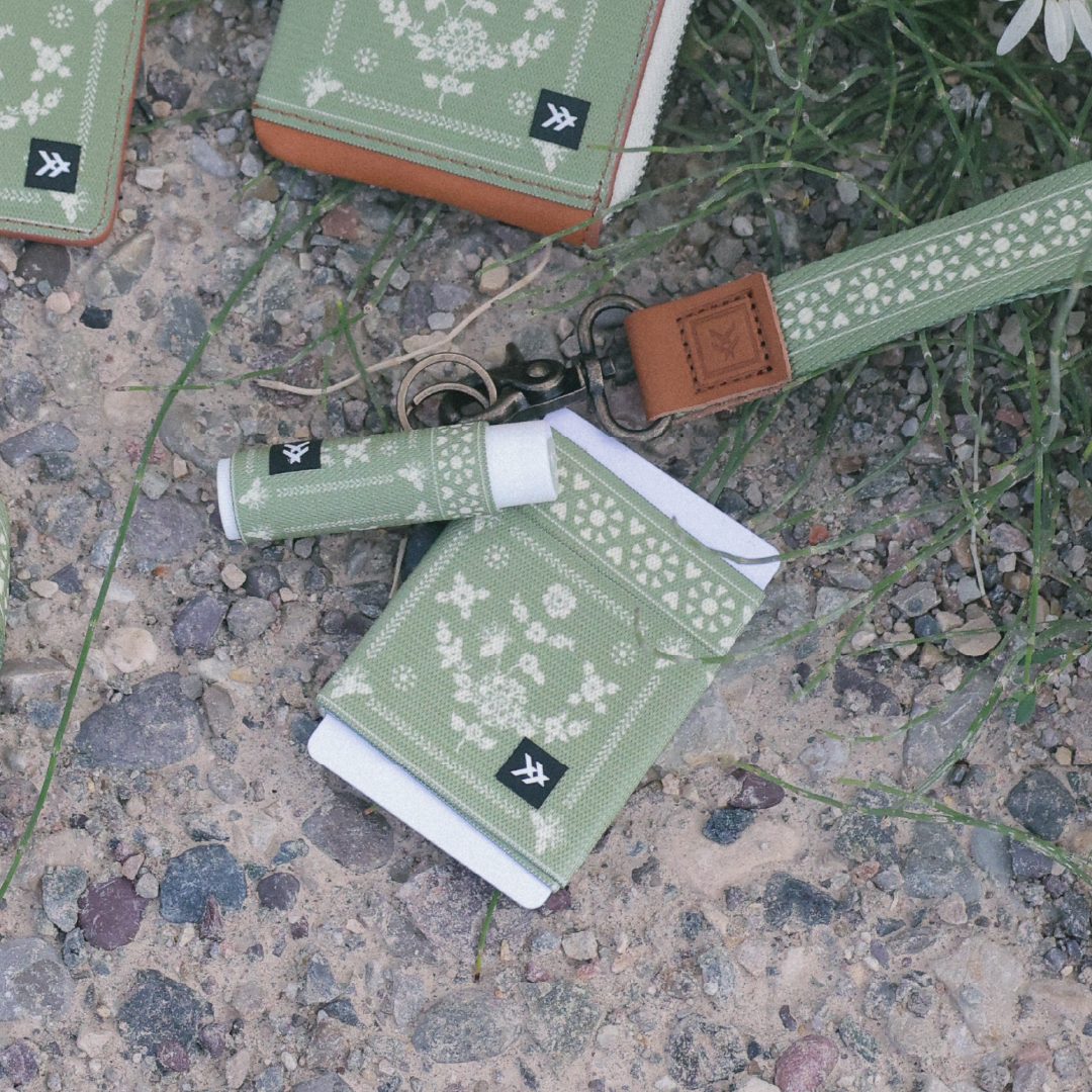 Elastic Wallet - Sawyer Olive - Thread®