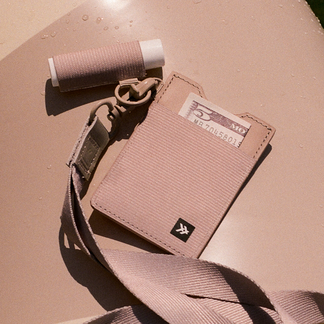 Vertical Wallet - Sand - Thread®