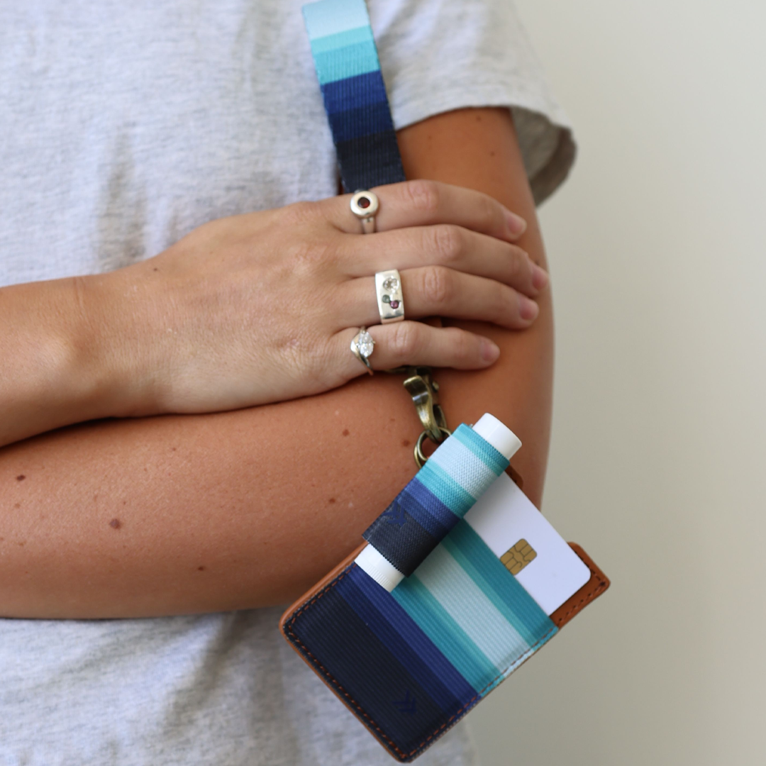 Vertical Leather Wallet - Swell - Thread®