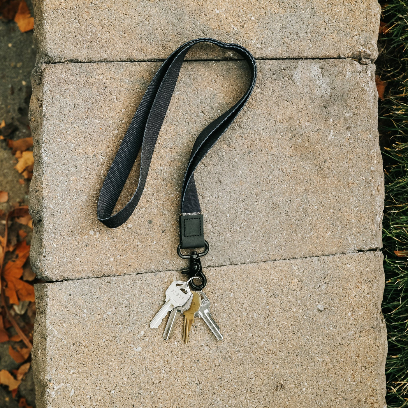 Neck Lanyard - Black - Thread®