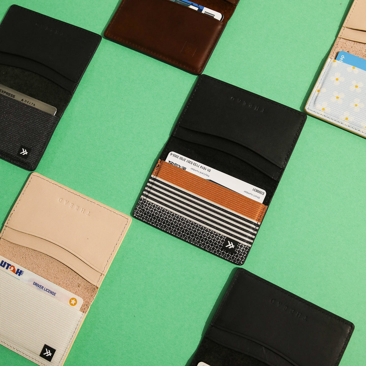 Sanders Bifold Wallet Slim, Leather, RFIDProtected Thread® · Thread®